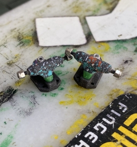 FERRET FINGERBOARDS - CUSTOM SPLATTER-DIP TRUCKS 1
