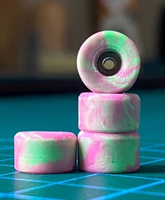 ELASTICO - GREEN/PINK SWIRL URETHANE WHEELS (70D BOWL SHAPE)